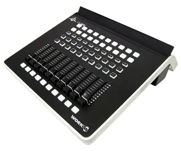 Schneller Versand WORK LightShark LS-Wing - 10 Playback-Fader, 20 Executer-Buttons, 2 XLR5 pol DMX Outputs